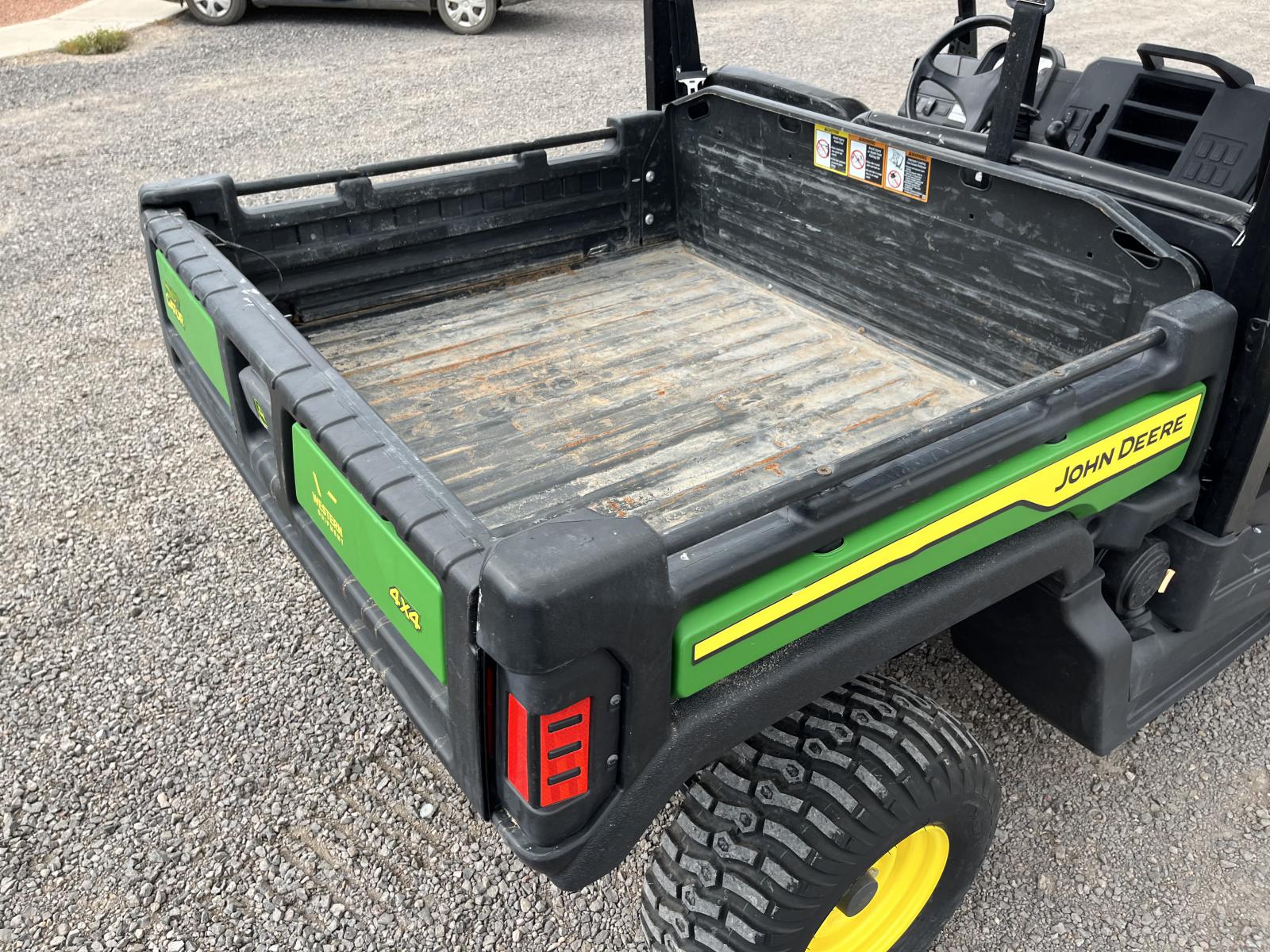 ./imagenes/INVOICE/2019/18260/JOHN DEERE XUV835E (6).JPG